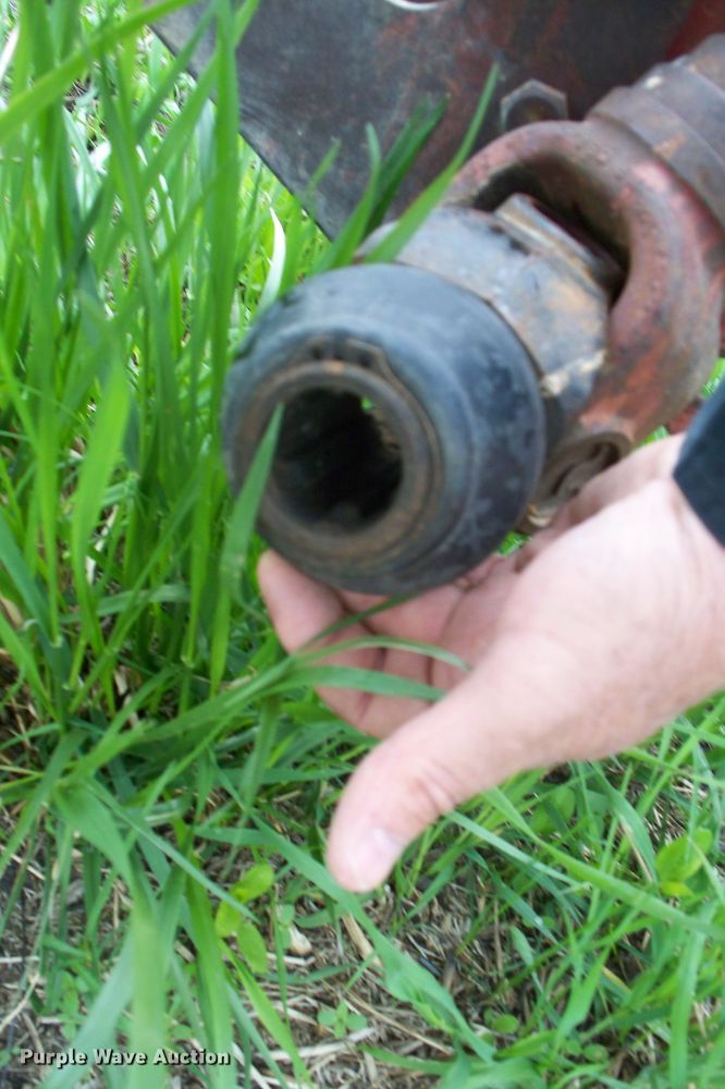 image for item GQ9591 1976 New Holland 283  small square baler