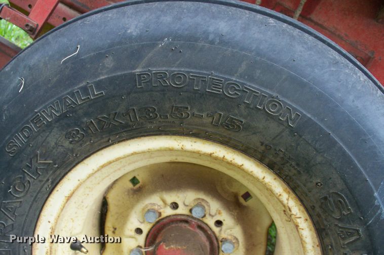 image for item GQ9591 1976 New Holland 283  small square baler