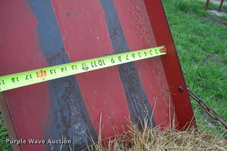 image for item GQ9591 1976 New Holland 283  small square baler