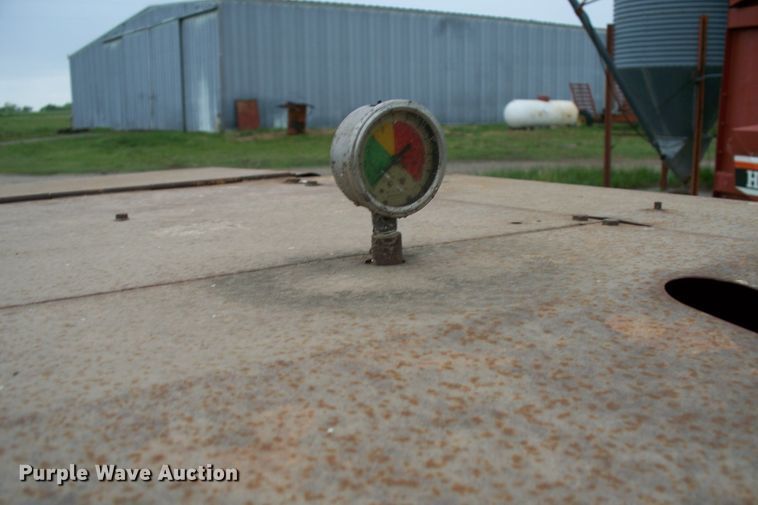 image for item GQ9591 1976 New Holland 283  small square baler