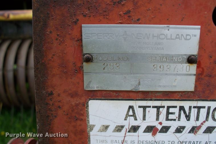 image for item GQ9591 1976 New Holland 283  small square baler