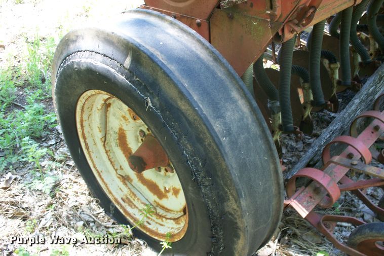 image for item GQ9608 International Harvester  grain drill