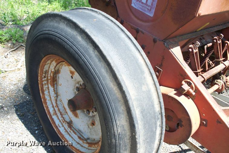 image for item GQ9608 International Harvester  grain drill