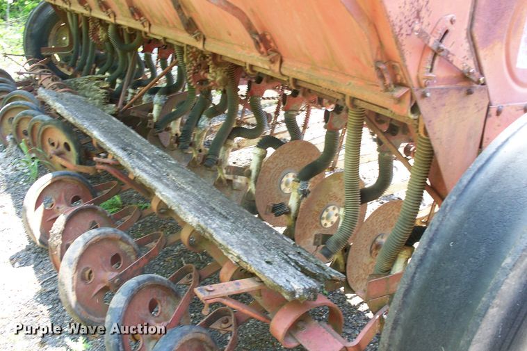 image for item GQ9608 International Harvester  grain drill