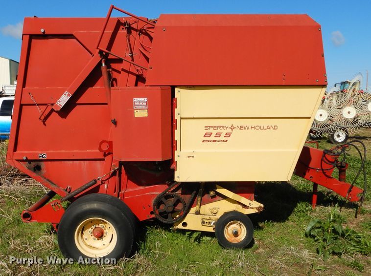 image for item HF9198 1984 New Holland 855  round baler