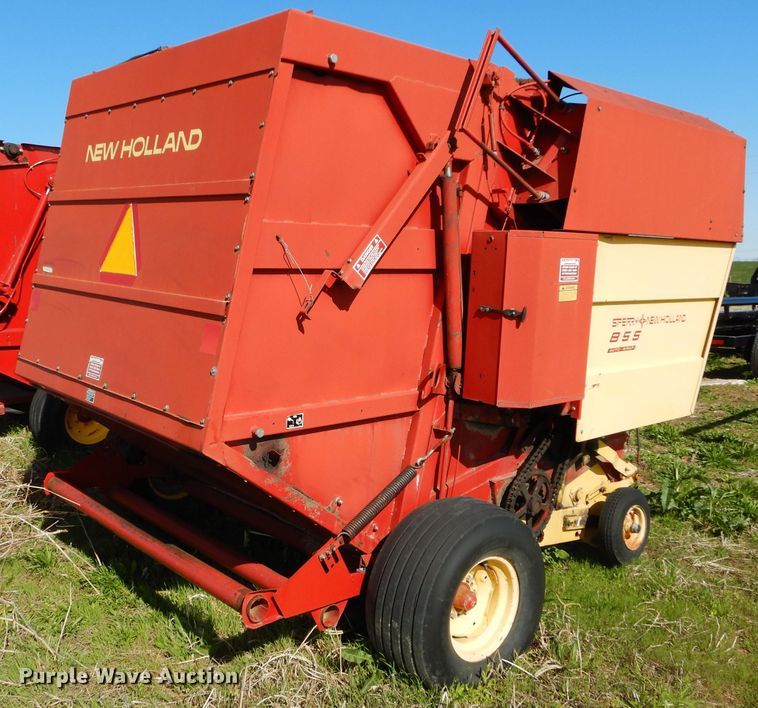 image for item HF9198 1984 New Holland 855  round baler