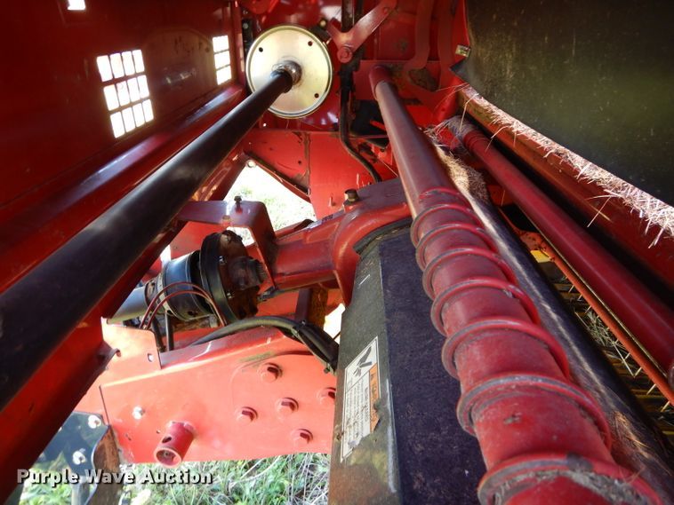 image for item HF9199 2010 New Holland BR7080  round baler