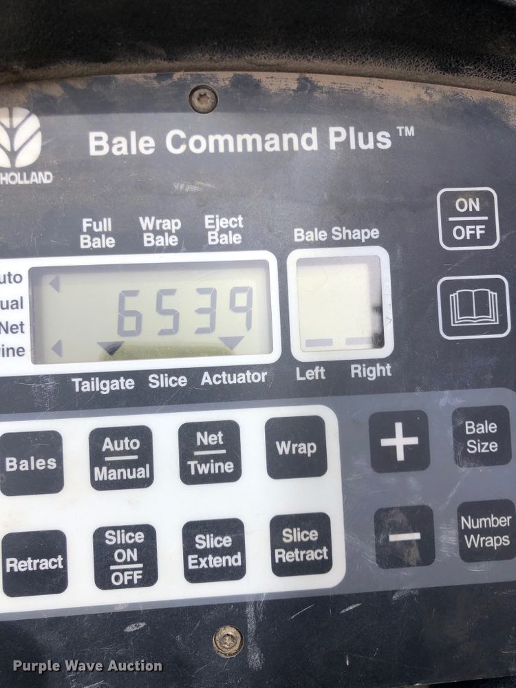 image for item HF9199 2010 New Holland BR7080  round baler