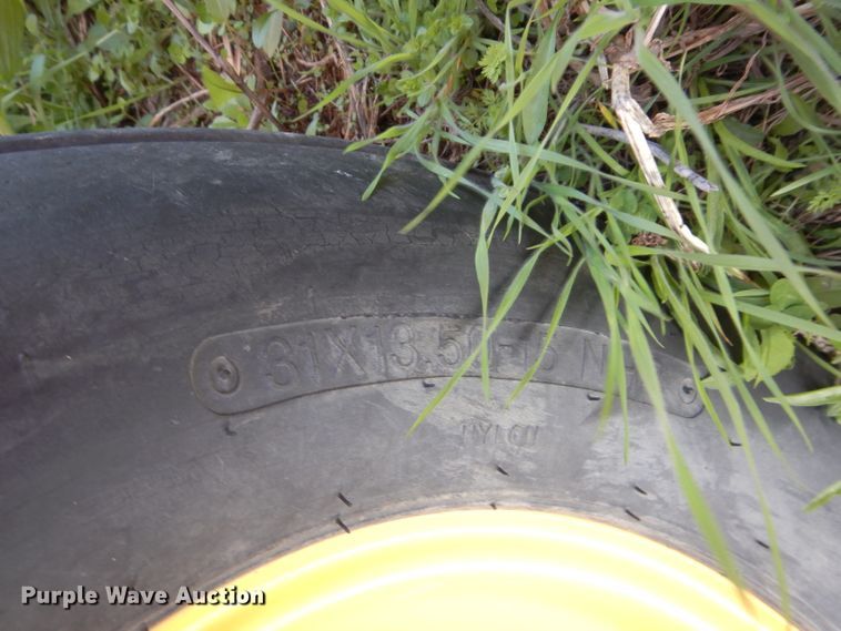 image for item HF9199 2010 New Holland BR7080  round baler