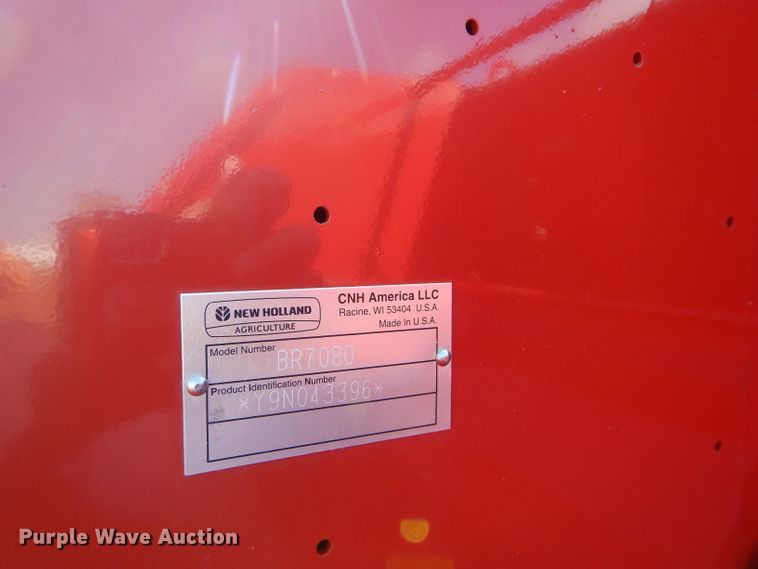 image for item HF9199 2010 New Holland BR7080  round baler