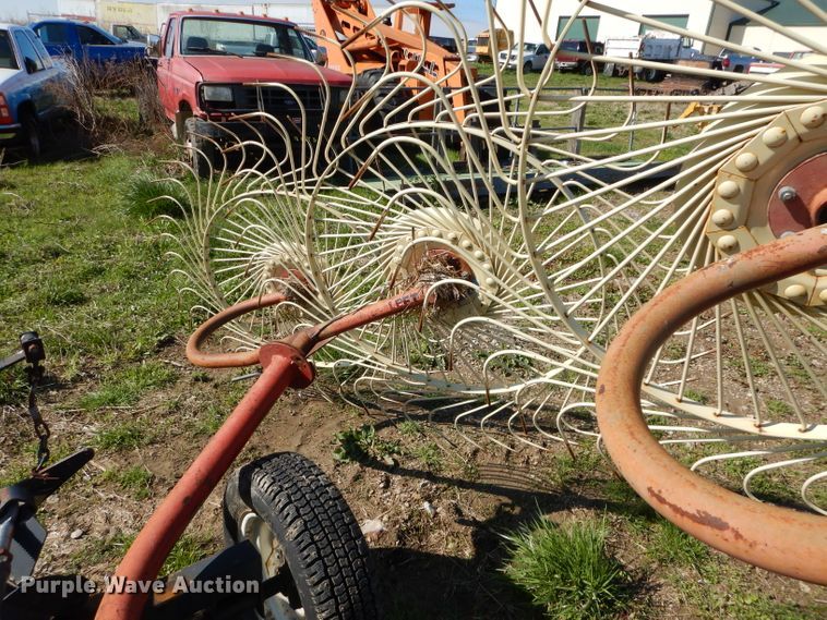 image for item HF9200 OMI AGC8  hay rake