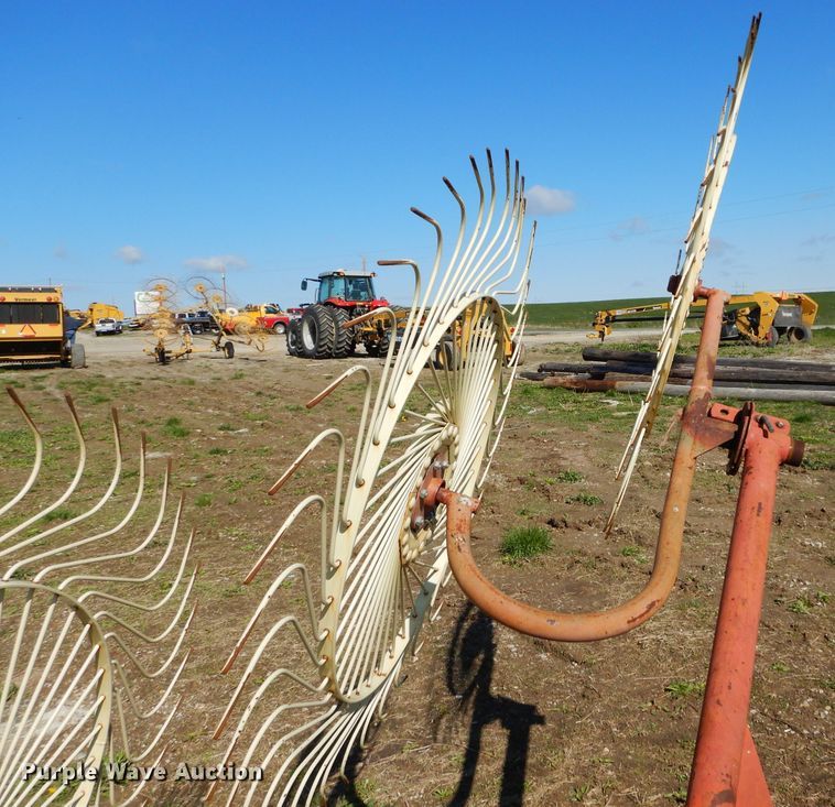 image for item HF9200 OMI AGC8  hay rake