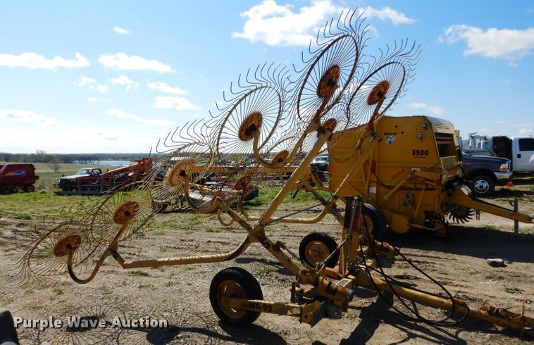 image for item HF9201 Vermeer WR22  hay rake