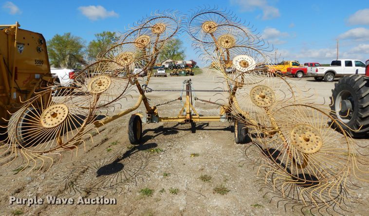 image for item HF9201 Vermeer WR22  hay rake