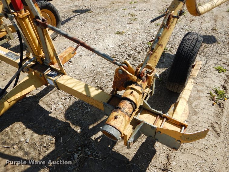 image for item HF9201 Vermeer WR22  hay rake