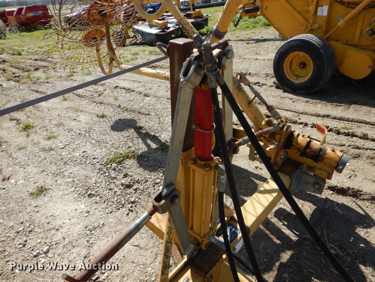 image for item HF9201 Vermeer WR22  hay rake