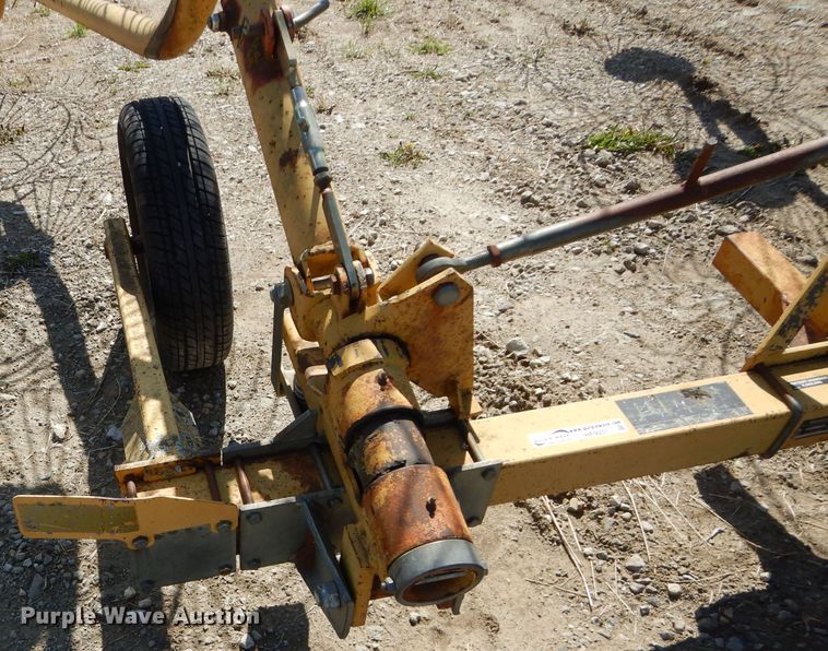 image for item HF9201 Vermeer WR22  hay rake