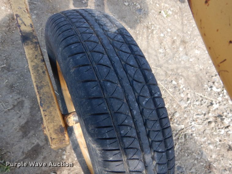 image for item HF9201 Vermeer WR22  hay rake