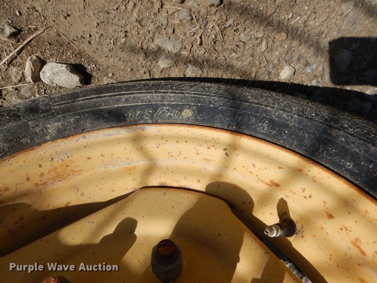 image for item HF9201 Vermeer WR22  hay rake