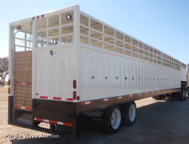 image for item HG9920 2005 Neville livestock trailer