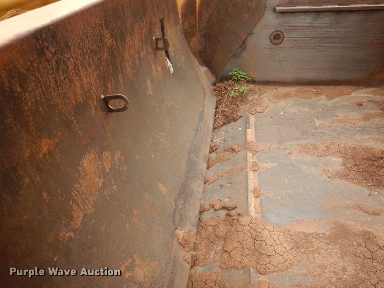 image for item HL9416 2004 Ashland I-180TS  scraper with utility trailer