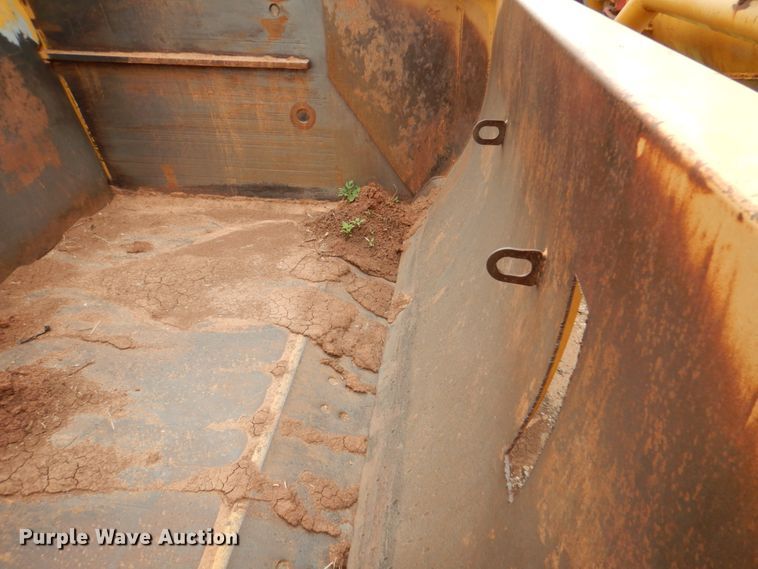 image for item HL9416 2004 Ashland I-180TS  scraper with utility trailer