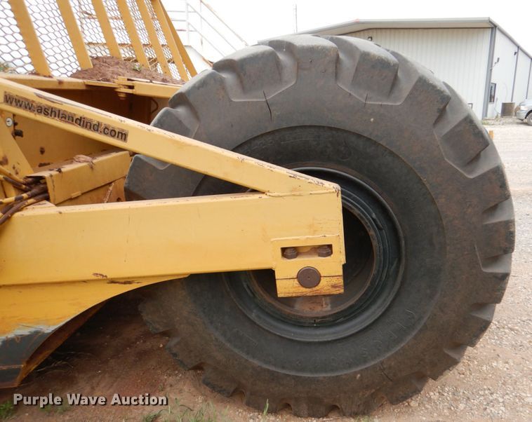 image for item HL9416 2004 Ashland I-180TS  scraper with utility trailer