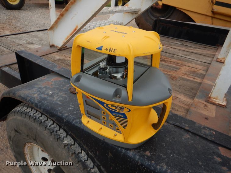 image for item HL9416 2004 Ashland I-180TS  scraper with utility trailer