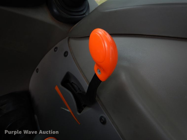 image for item HL9418 2017 Case IH Farmall 110C  MFWD tractor