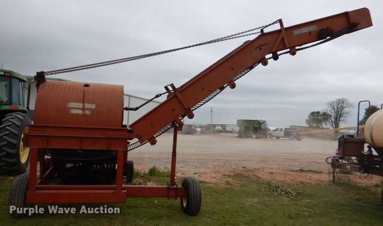 image for item HL9419 Bermuda King 60SL97  sprig harvester