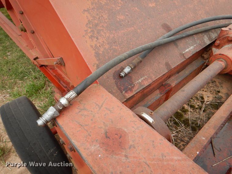 image for item HL9419 Bermuda King 60SL97  sprig harvester