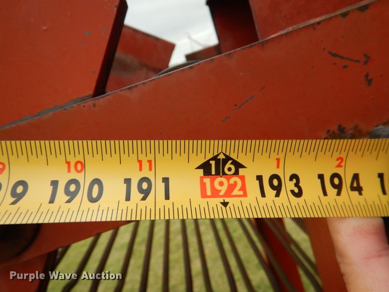 image for item HL9419 Bermuda King 60SL97  sprig harvester