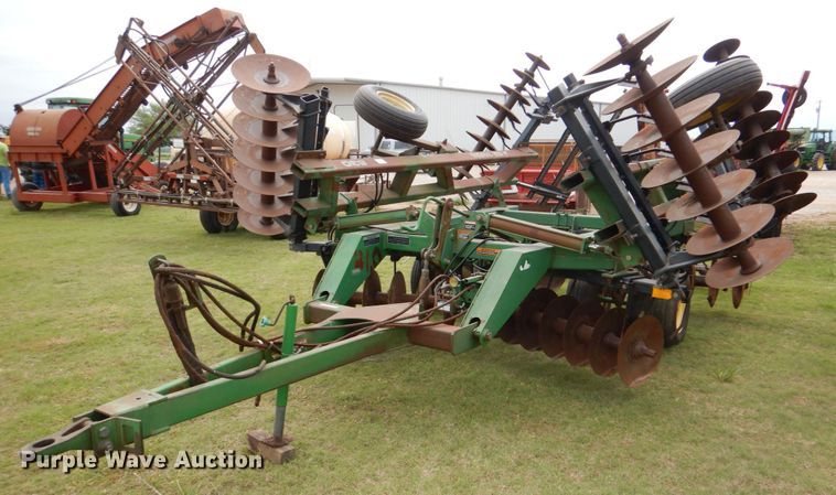 image for item HL9422 John Deere 630  disk