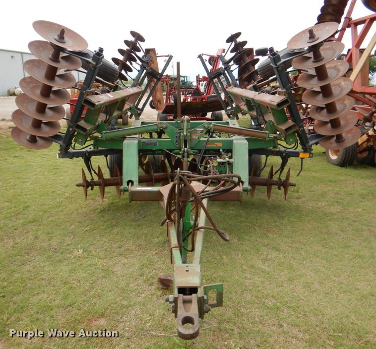 image for item HL9422 John Deere 630  disk