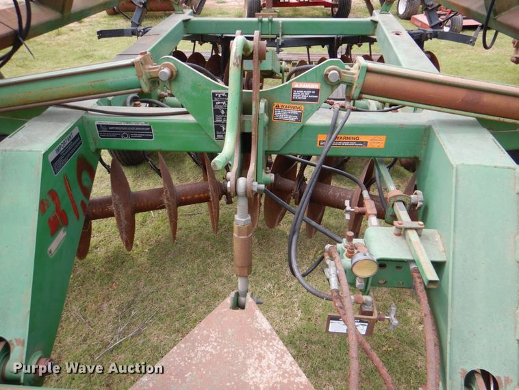 image for item HL9422 John Deere 630  disk