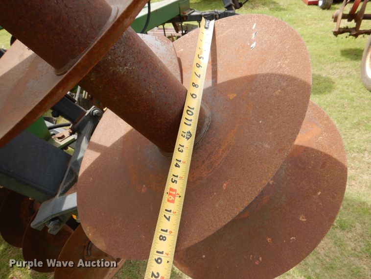 image for item HL9422 John Deere 630  disk