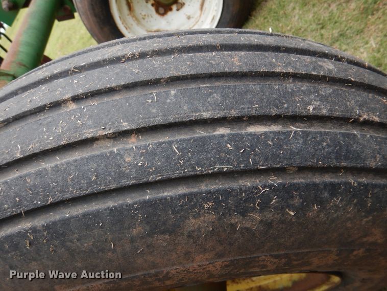 image for item HL9422 John Deere 630  disk