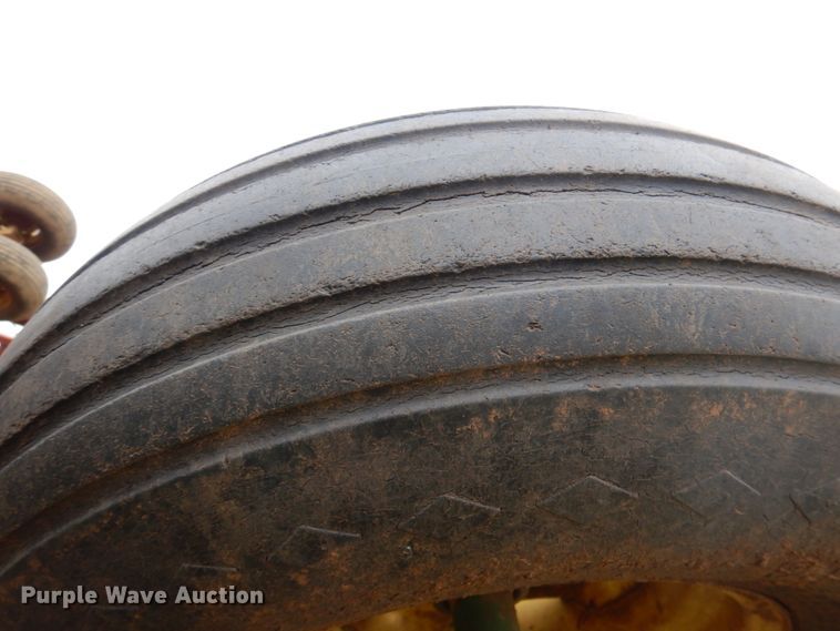 image for item HL9422 John Deere 630  disk