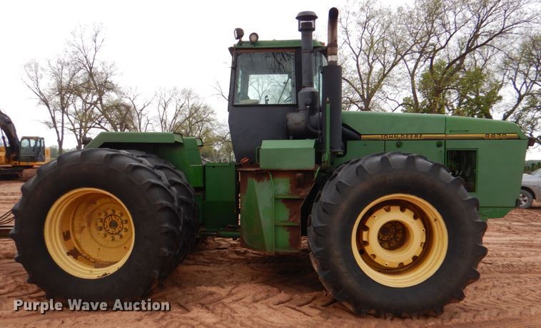 image for item HL9427 1996 John Deere 8870  4WD tractor