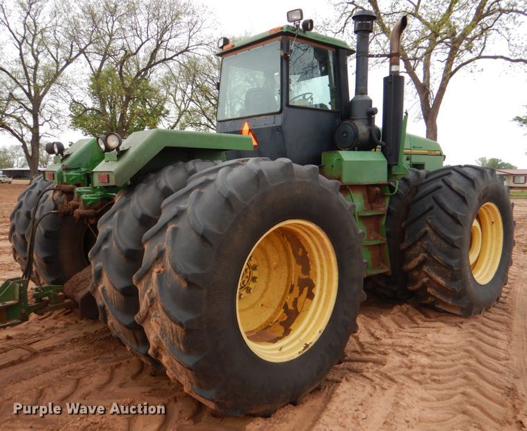 image for item HL9427 1996 John Deere 8870  4WD tractor