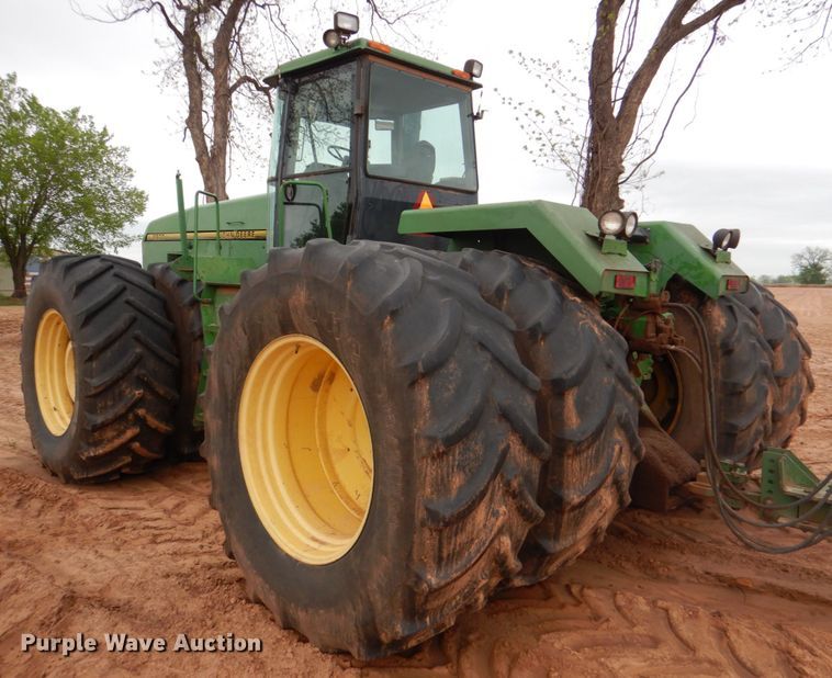 image for item HL9427 1996 John Deere 8870  4WD tractor