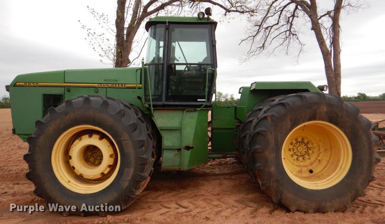 image for item HL9427 1996 John Deere 8870  4WD tractor