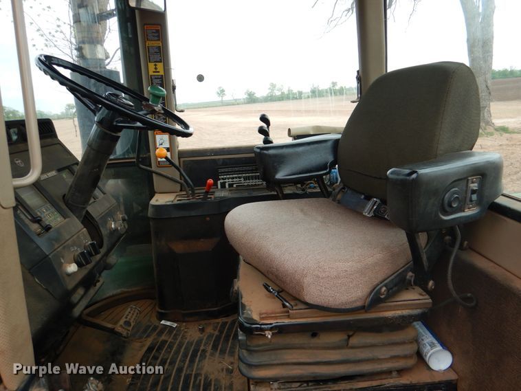 image for item HL9427 1996 John Deere 8870  4WD tractor