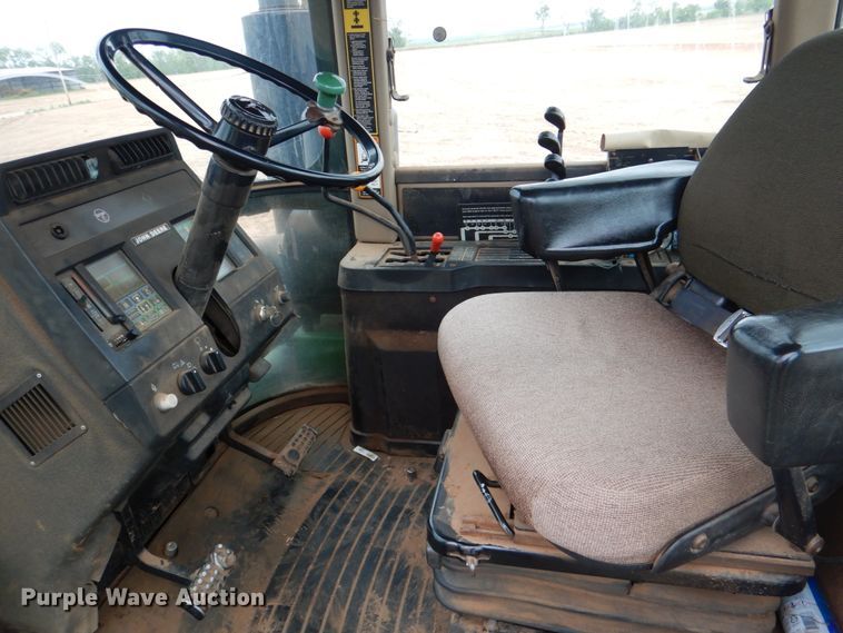 image for item HL9427 1996 John Deere 8870  4WD tractor