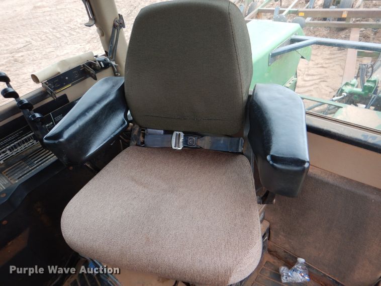 image for item HL9427 1996 John Deere 8870  4WD tractor