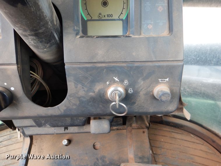 image for item HL9427 1996 John Deere 8870  4WD tractor