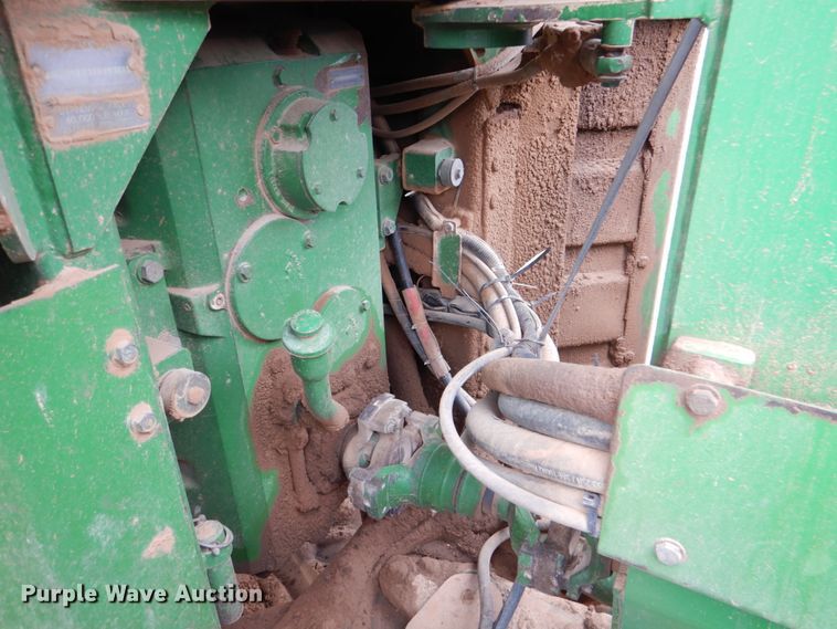 image for item HL9427 1996 John Deere 8870  4WD tractor