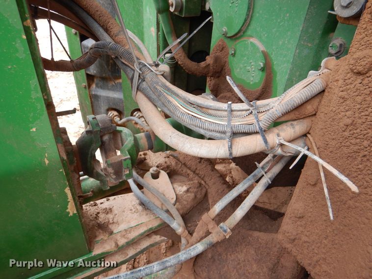 image for item HL9427 1996 John Deere 8870  4WD tractor