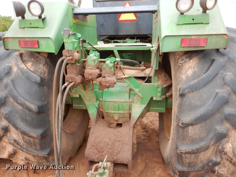 image for item HL9427 1996 John Deere 8870  4WD tractor