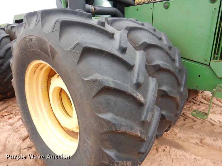 image for item HL9427 1996 John Deere 8870  4WD tractor